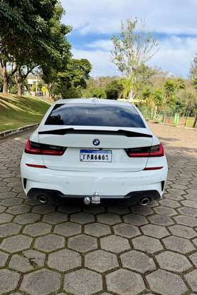 BMW-320i-2020