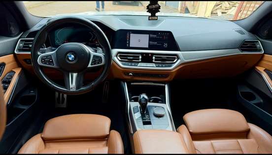 BMW-320i-2020