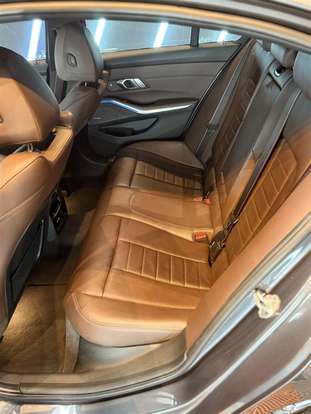 BMW-320i-2020