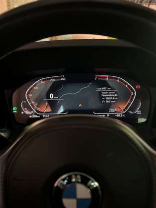 BMW-320i-2020