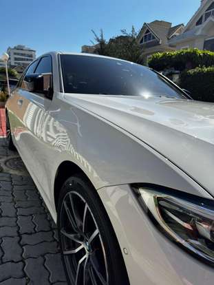 BMW-320i-2021