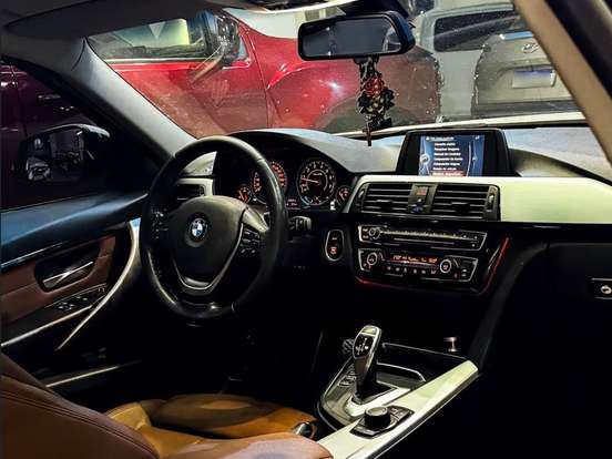 BMW-320i-2.0 SPORT 16V TURBO ACTIVE FLEX 4P AUTOMÁTICO BMW-320i-2017