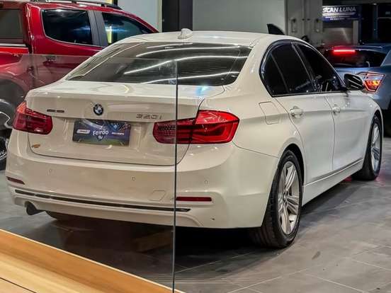 BMW-320i-2.0 SPORT 16V TURBO ACTIVE FLEX 4P AUTOMÁTICO BMW-320i-2017