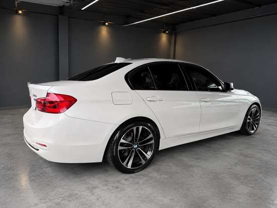 BMW-320i-2.0 SPORT GP 16V TURBO ACTIVE FLEX 4P AUTOMÁTICO BMW-320i-2015