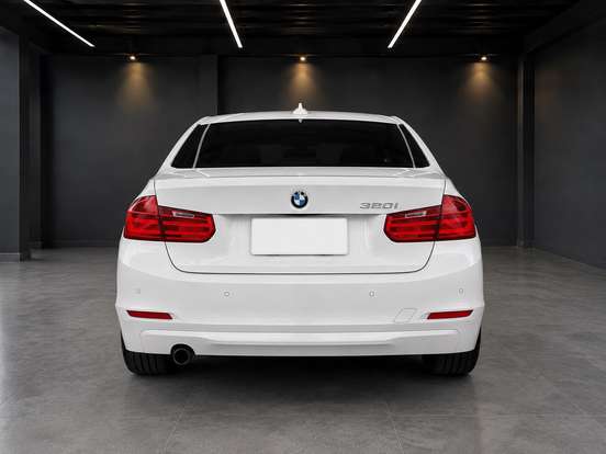 BMW-320i-2015