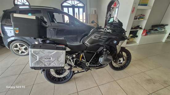 BMW-R 1250 GS PREMIUM TRIPLE BLACK-2021