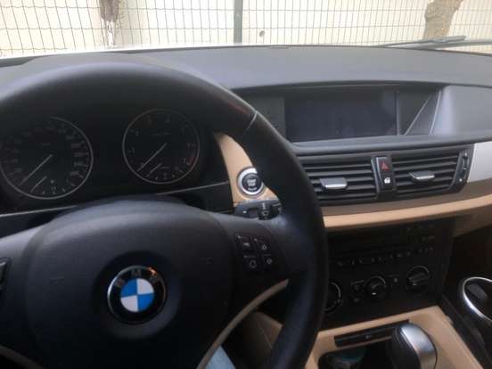 BMW-X1-2011