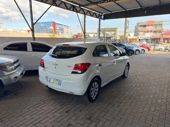 CHEVROLET-ONIX-2019