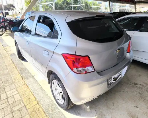 CHEVROLET-ONIX-2016