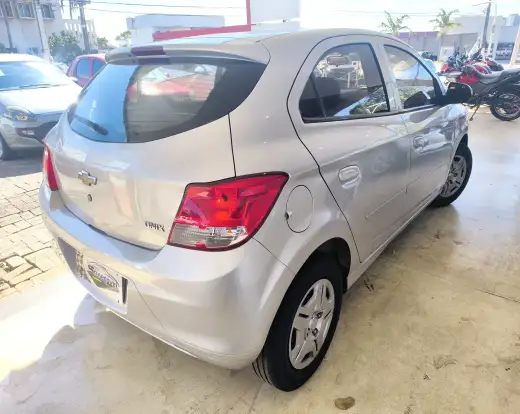 CHEVROLET-ONIX-2016