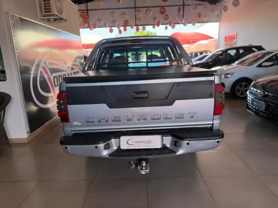 CHEVROLET-S10-2.4 MPFI EXECUTIVE 4X2 CD 8V FLEX 4P MANUAL CHEVROLET-S10-2009