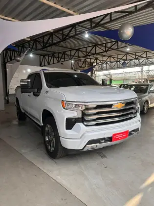 CHEVROLET SILVERADO 5.3 V8 GASOLINA 1500 HIGH COUNTRY 4X4 AUTOMÁTICO CHEVROLET SILVERADO 5.3 V8 GASOLINA 1500 HIGH COUNTRY 4X4 AUTOMÁTICO