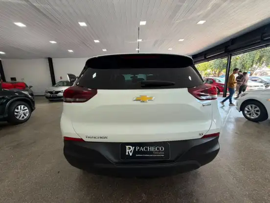 CHEVROLET-TRACKER-2023