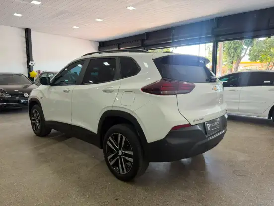 CHEVROLET-TRACKER-2023