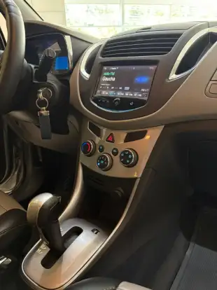 CHEVROLET-TRACKER-2014