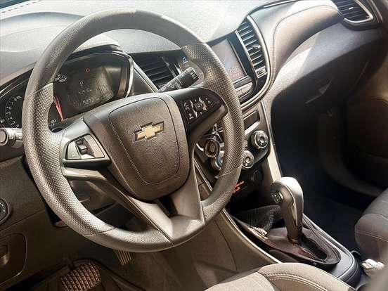 CHEVROLET-TRACKER-2019