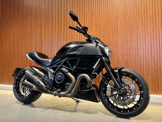 DUCATI DIAVEL DARK 
