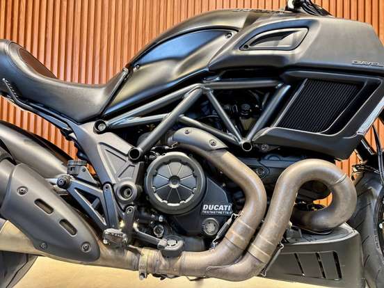 DUCATI-DIAVEL DARK DUCATI-DIAVEL DARK-2016