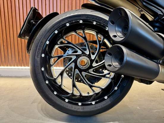 DUCATI-DIAVEL DARK DUCATI-DIAVEL DARK-2016