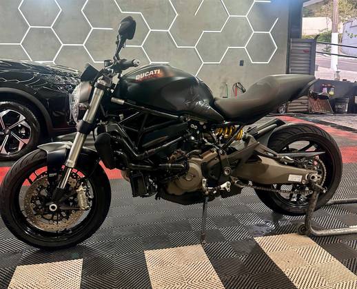 DUCATI MONSTER 821 DARK 