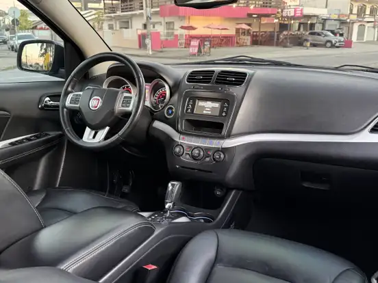 FIAT-FREEMONT-2.4 PRECISION 16V GASOLINA 4P AUTOMÁTICO FIAT-FREEMONT-2011