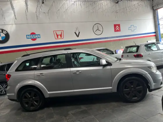 FIAT FREEMONT 2.4 PRECISION 16V GASOLINA 4P AUTOMÁTICO