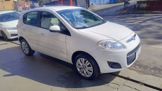 FIAT PALIO 1.6 MPI ESSENCE 16V FLEX 4P MANUAL
