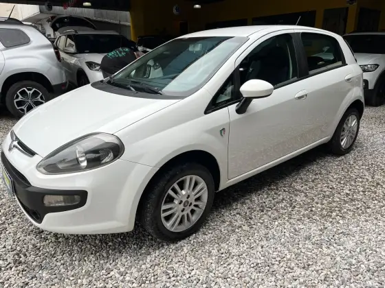 FIAT PUNTO 1.4 ATTRACTIVE ITALIA 8V FLEX 4P MANUAL FIAT PUNTO 1.4 ATTRACTIVE ITALIA 8V FLEX 4P MANUAL