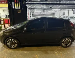 FIAT PUNTO 1.8 SPORTING 8V FLEX 4P MANUAL FIAT PUNTO 1.8 SPORTING 8V FLEX 4P MANUAL