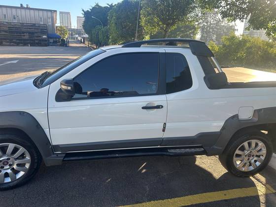 FIAT STRADA 1.8 MPI ADVENTURE CE 16V FLEX 2P MANUAL