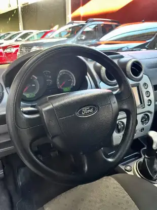 FORD-FIESTA-2014