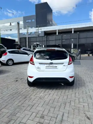 FORD-FIESTA-2015