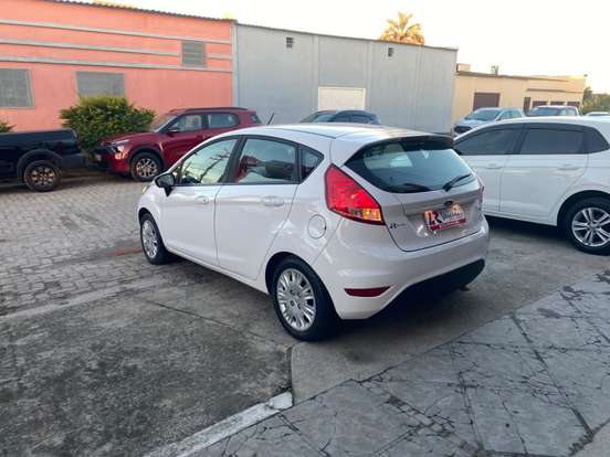 FORD-FIESTA-2015