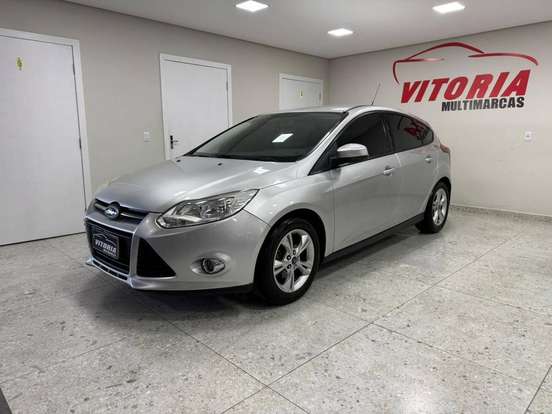 FORD-FOCUS-2014