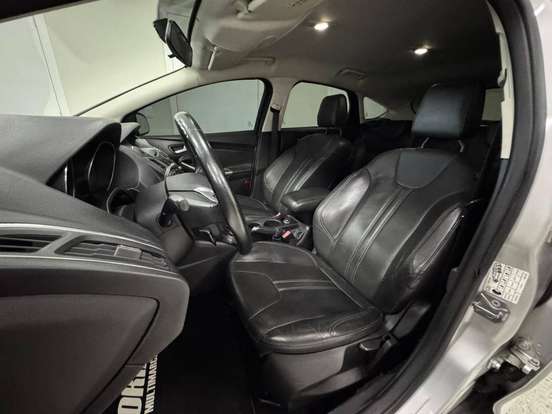 FORD-FOCUS-2014