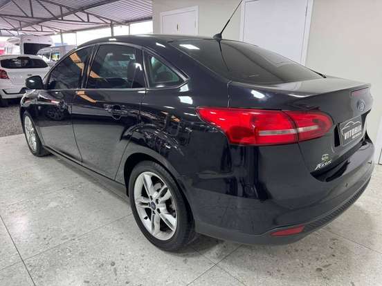 FORD-FOCUS-2.0 SE PLUS SEDAN 16V FLEX 4P POWERSHIFT FORD-FOCUS-2015
