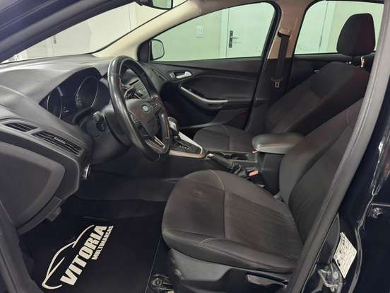 FORD-FOCUS-2015