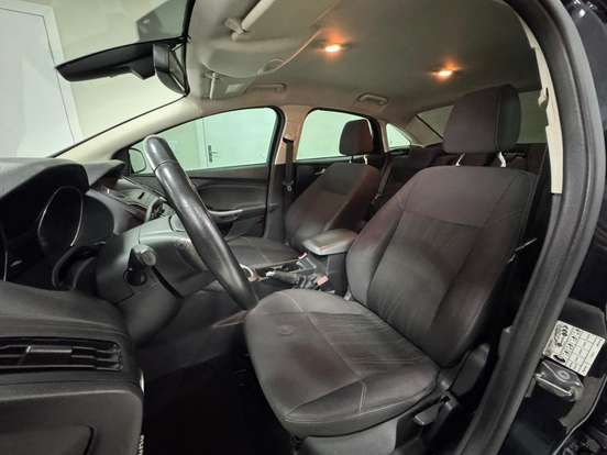 FORD-FOCUS-2015