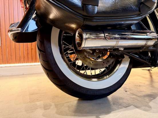 HARLEY-DAVIDSON-SOFTAIL HERITAGE CLASSIC-2015