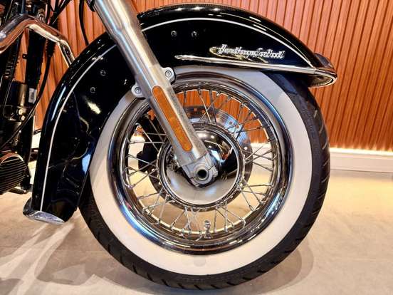 HARLEY-DAVIDSON-SOFTAIL HERITAGE CLASSIC-2015