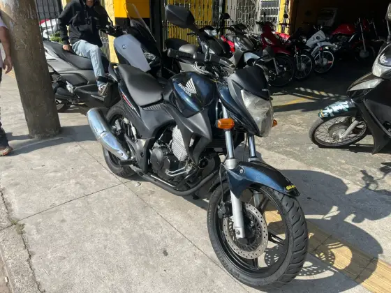 HONDA CB 300R 