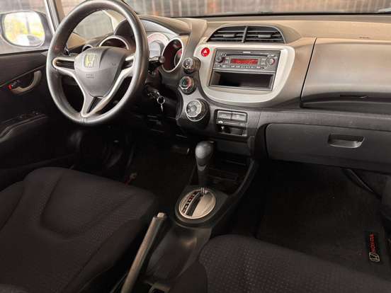 HONDA-FIT-2009