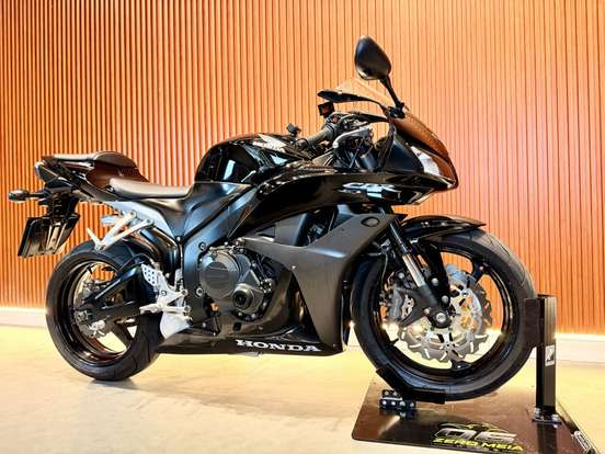 HONDA-CBR 600RR-2008