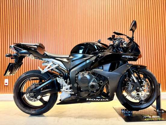 HONDA-CBR 600RR-2008