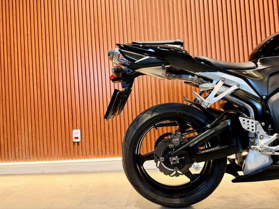HONDA-CBR 600RR-2008
