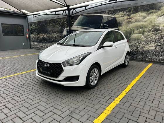 HYUNDAI HB20 1.0 COMFORT PLUS 12V FLEX 4P MANUAL