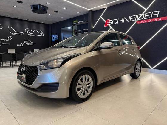 HYUNDAI HB20 1.0 COMFORT PLUS 12V FLEX 4P MANUAL