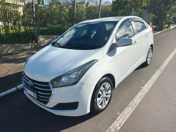 HYUNDAI HB20S 1.6 COMFORT PLUS 16V FLEX 4P AUTOMÁTICO