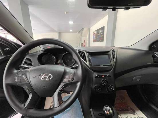 HYUNDAI-HB20S-1.6 COMFORT PLUS 16V FLEX 4P AUTOMÁTICO HYUNDAI-HB20S-2015