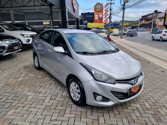 HYUNDAI HB20S 1.6 COMFORT PLUS 16V FLEX 4P MANUAL